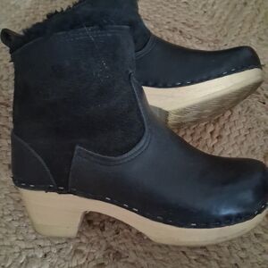 No. 6 Black Shearling Leather Clogs 38